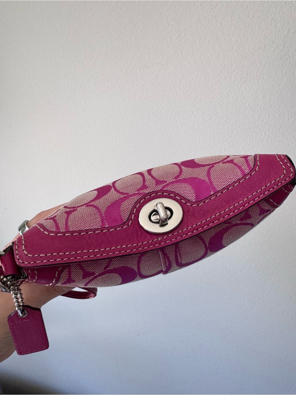 Y2K Coach Hot Pink Mini Turnlock - Picture 7 of 10